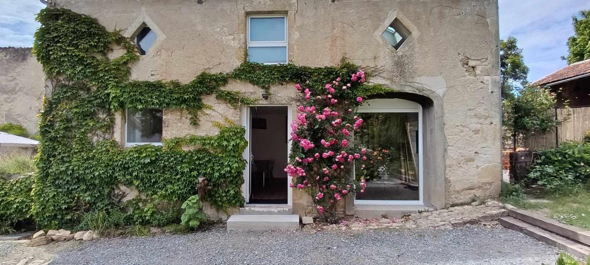 Maison Irondas Saint-Pierre-d'Aurillac المظهر الخارجي الصورة