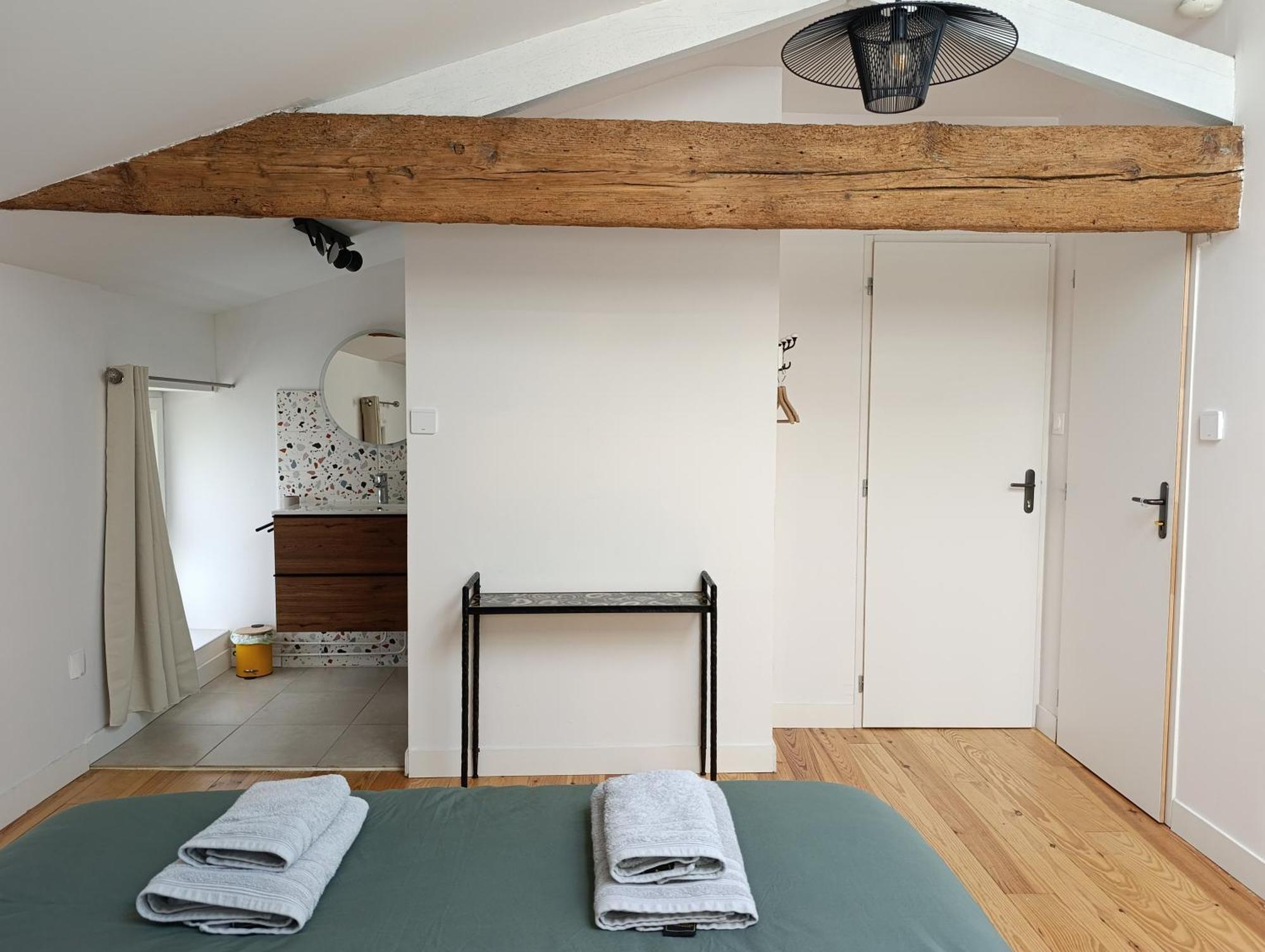 Maison Irondas Saint-Pierre-d'Aurillac المظهر الخارجي الصورة