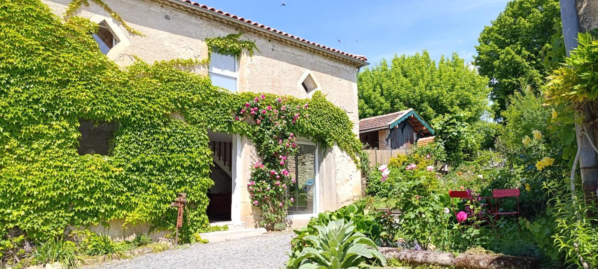 Maison Irondas Saint-Pierre-d'Aurillac المظهر الخارجي الصورة