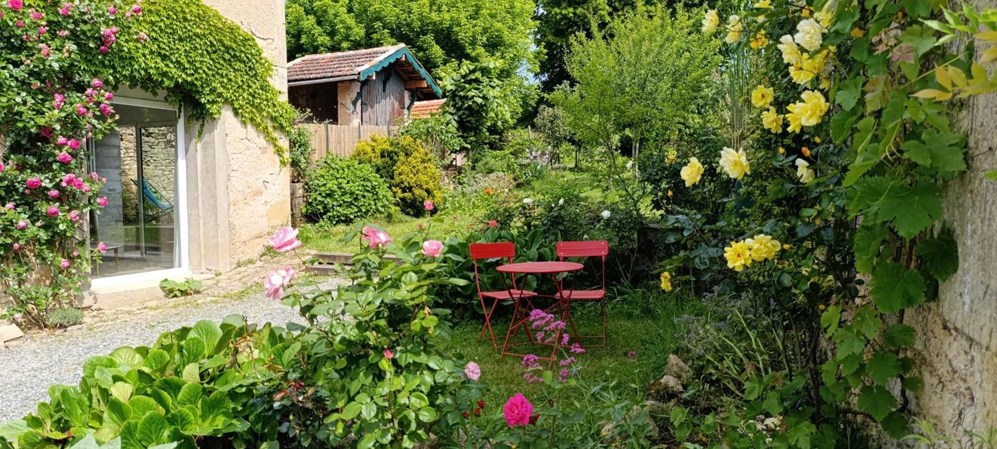 Maison Irondas Saint-Pierre-d'Aurillac المظهر الخارجي الصورة